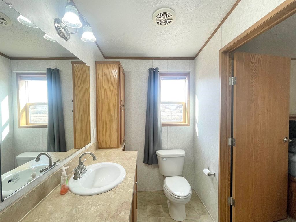 1498 Lane 14, Powell, WY 82435 photo 10