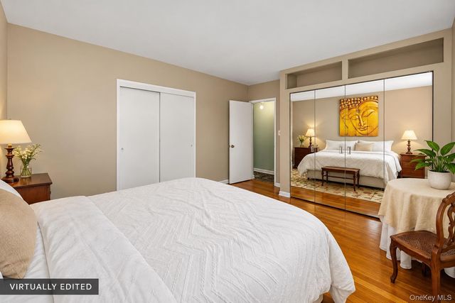 31-85 Crescent Street 516, Astoria, NY 11106
