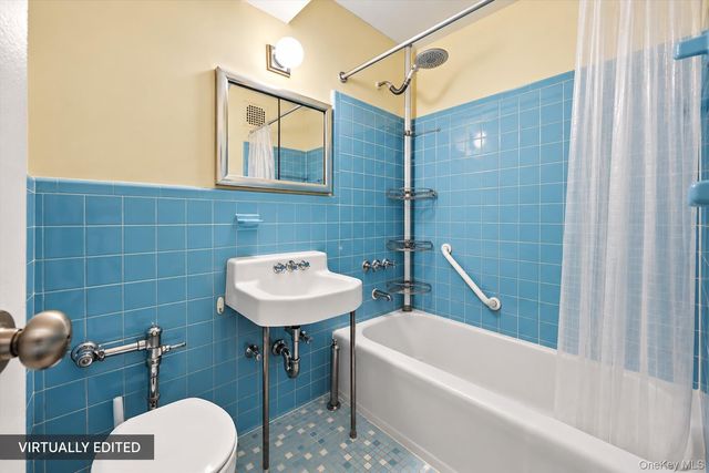 31-85 Crescent Street 516, Astoria, NY 11106