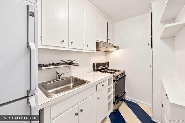 31-85 Crescent Street 516, Astoria, NY 11106