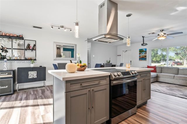 9612 Wyoming Ct, Boca Raton, FL 33434