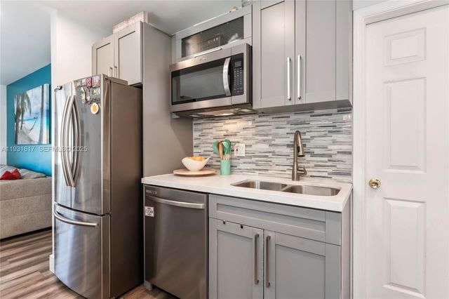 9612 Wyoming Ct, Boca Raton, FL 33434