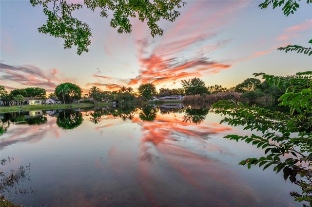 9612 Wyoming Ct, Boca Raton, FL 33434