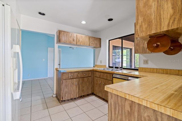 811 E FLAG LANE, Kissimmee, FL 34759