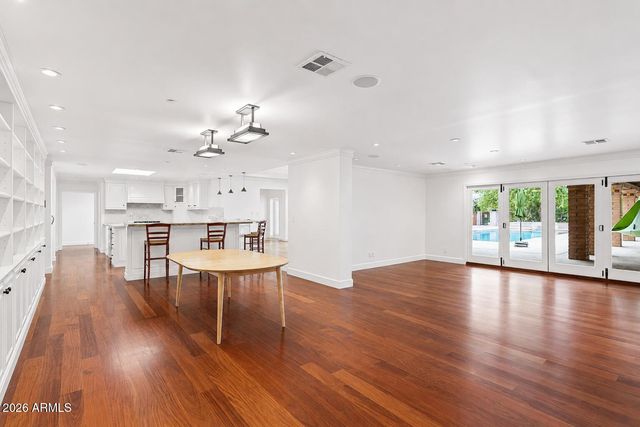 8219 N 74TH Place, Scottsdale, AZ 85258
