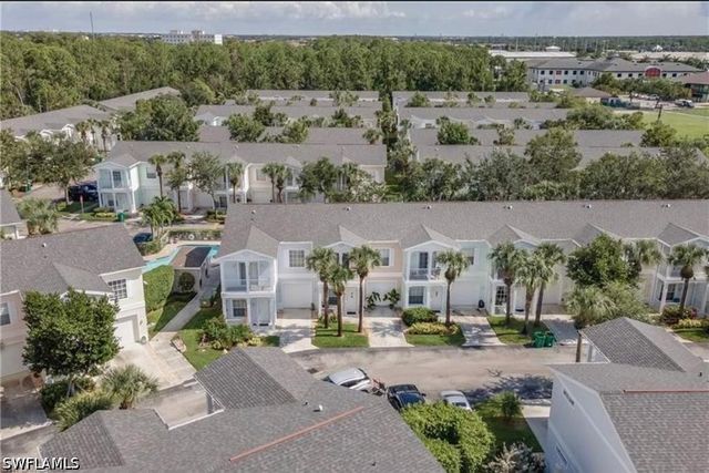 3265 Amanda LN 7, Naples, FL 34109