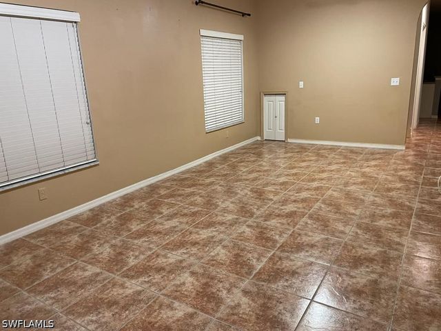 3265 Amanda LN 7, Naples, FL 34109