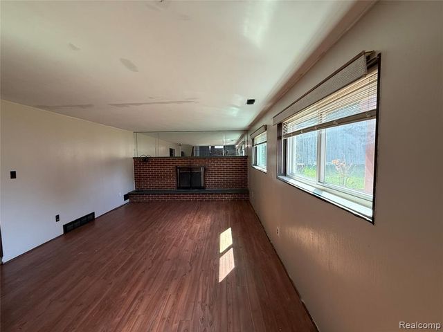 3430 Chase Drive, Warren, MI 48091