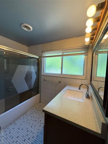 3430 Chase Drive, Warren, MI 48091