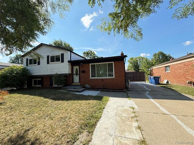 3430 Chase Drive, Warren, MI 48091