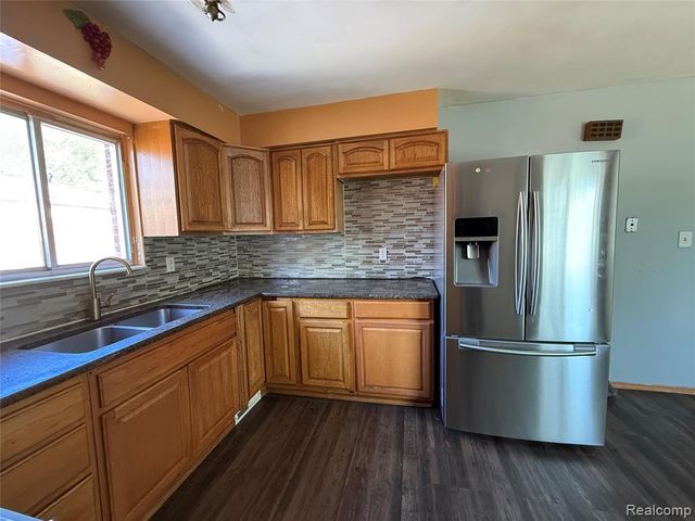 3430 Chase Drive, Warren, MI 48091