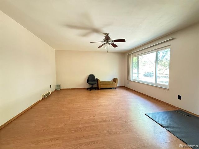 3430 Chase Drive, Warren, MI 48091
