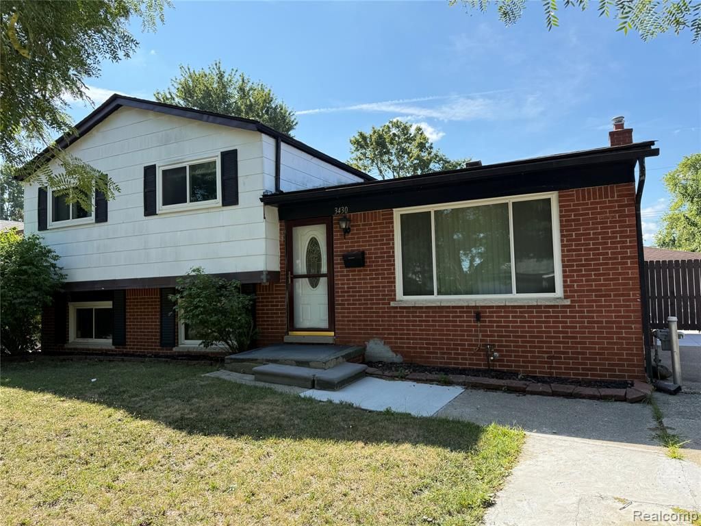 3430 Chase Drive, Warren, MI 48091