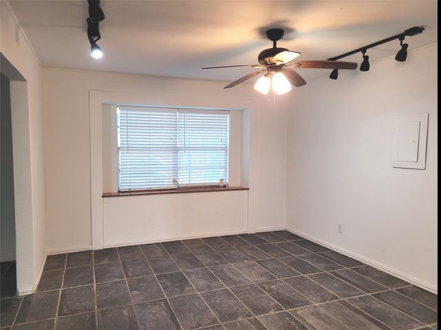 410 SW 22ND, Paris, TX 75460