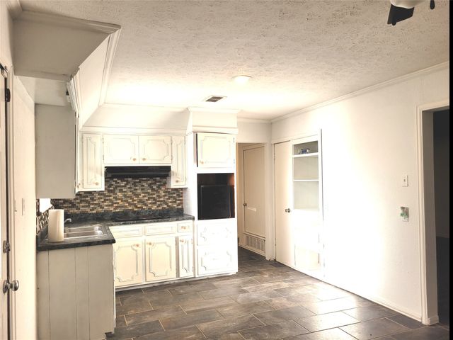 410 SW 22ND, Paris, TX 75460