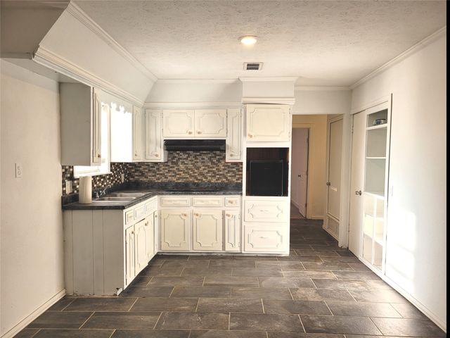 410 SW 22ND, Paris, TX 75460