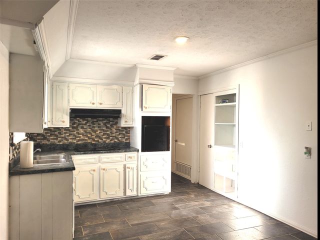 410 SW 22ND, Paris, TX 75460