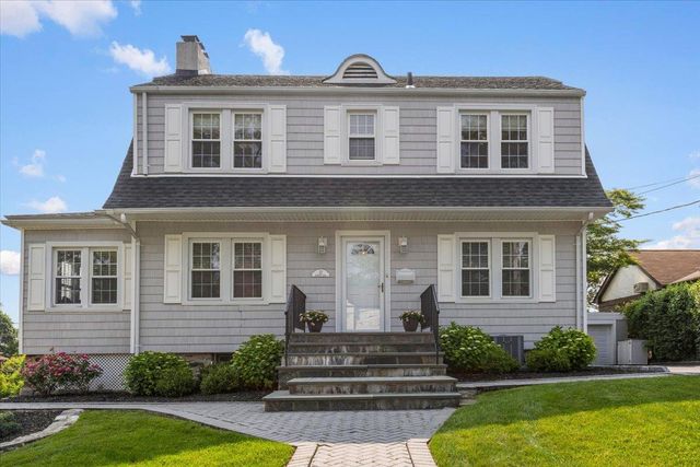 22 Chippewa Road, Yonkers, NY 10710