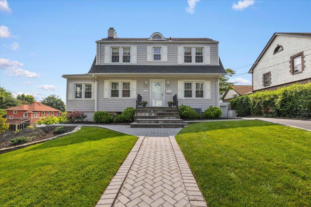 22 Chippewa Road, Yonkers, NY 10710