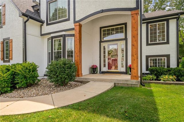23603 W 53rd Terrace, Shawnee, KS 66226