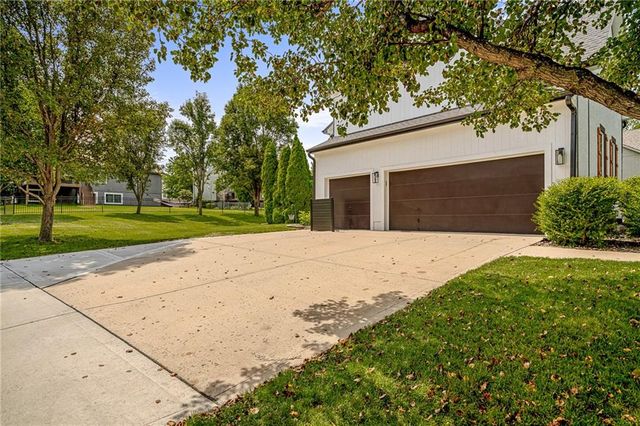 23603 W 53rd Terrace, Shawnee, KS 66226