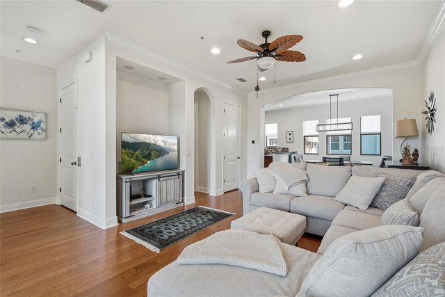 4815 YACHT CLUB DRIVE 102, Tampa, FL 33616