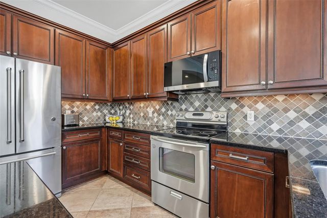 4815 YACHT CLUB DRIVE 102, Tampa, FL 33616