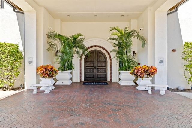 4815 YACHT CLUB DRIVE 102, Tampa, FL 33616