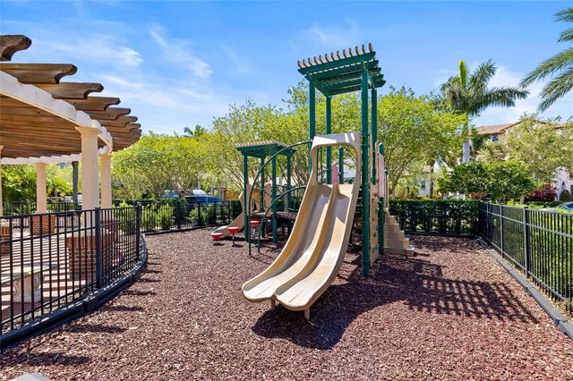 4815 YACHT CLUB DRIVE 102, Tampa, FL 33616