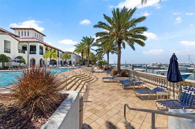 4815 YACHT CLUB DRIVE 102, Tampa, FL 33616