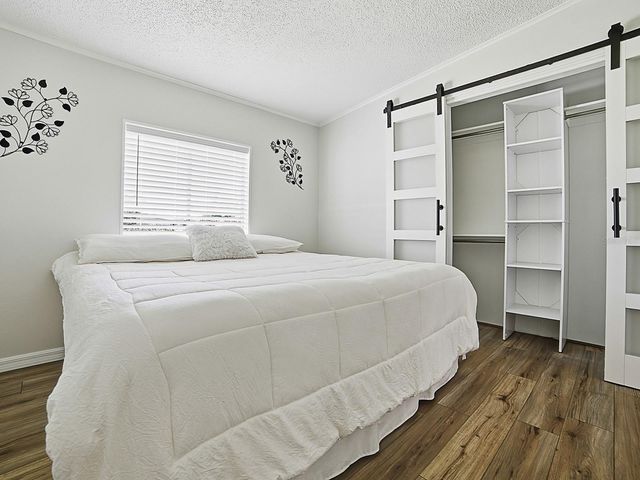 25143 BARROW HILL, Leesburg, FL 34748