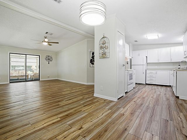 25143 BARROW HILL, Leesburg, FL 34748