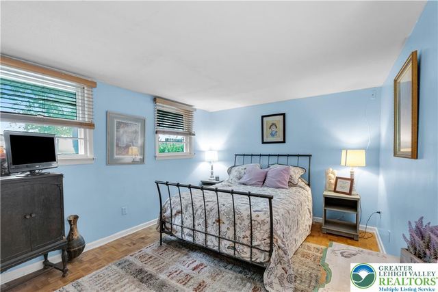 5970 Club House Lane, Lower Macungie Twp, PA 18106