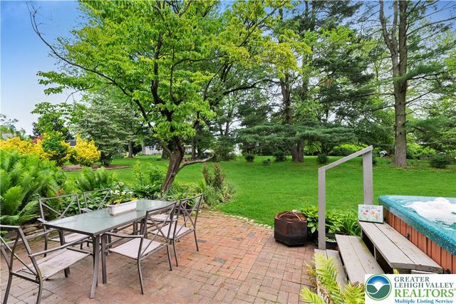 5970 Club House Lane, Lower Macungie Twp, PA 18106