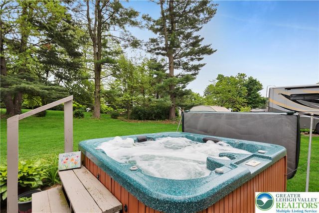 5970 Club House Lane, Lower Macungie Twp, PA 18106