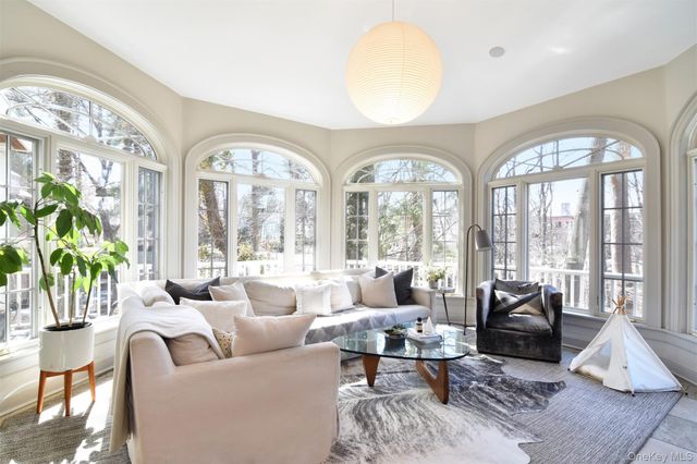 18 Barney Park, Irvington, NY 10533