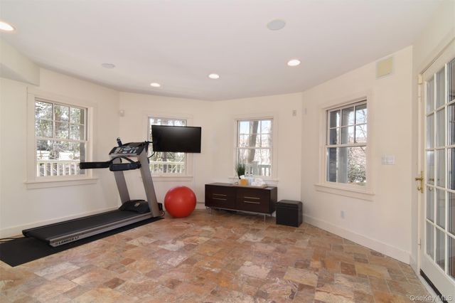 18 Barney Park, Irvington, NY 10533