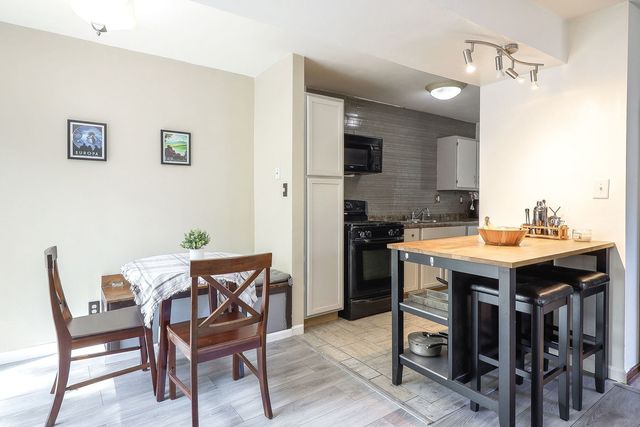 21 Fernwood Drive 21U, Bolingbrook, IL 60440