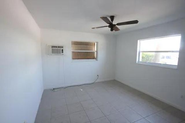 1050 E Sample Road Road E 101, Pompano Beach, FL 33064