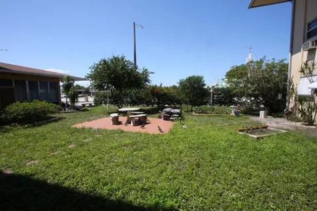 1050 E Sample Road Road E 101, Pompano Beach, FL 33064