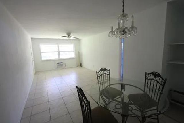 1050 E Sample Road Road E 101, Pompano Beach, FL 33064