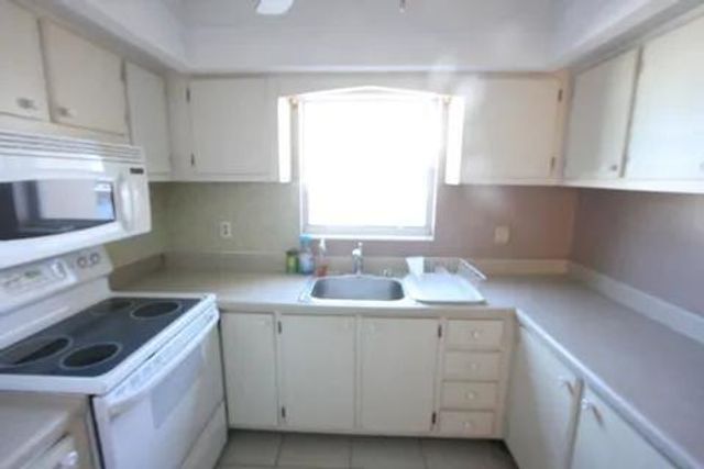 1050 E Sample Road Road E 101, Pompano Beach, FL 33064