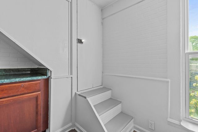208 Holmes Street, Frankfort, KY 40601