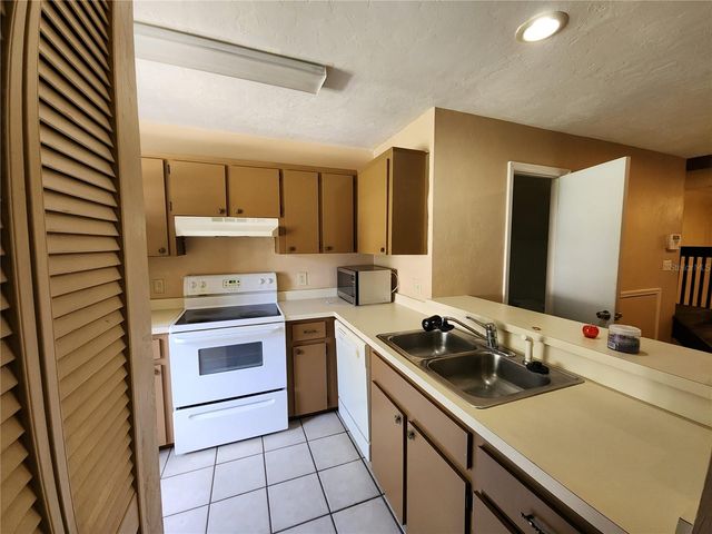 6288 SW 8 PLACE, Gainesville, FL 32607