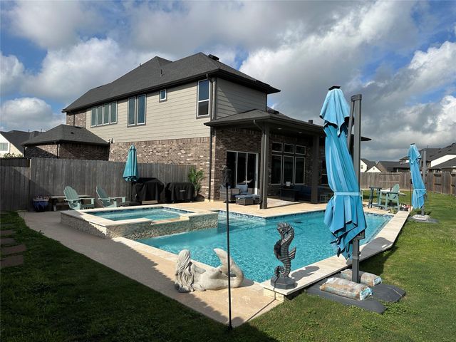 32006 Crested Knoll Court, Fulshear, TX 77441