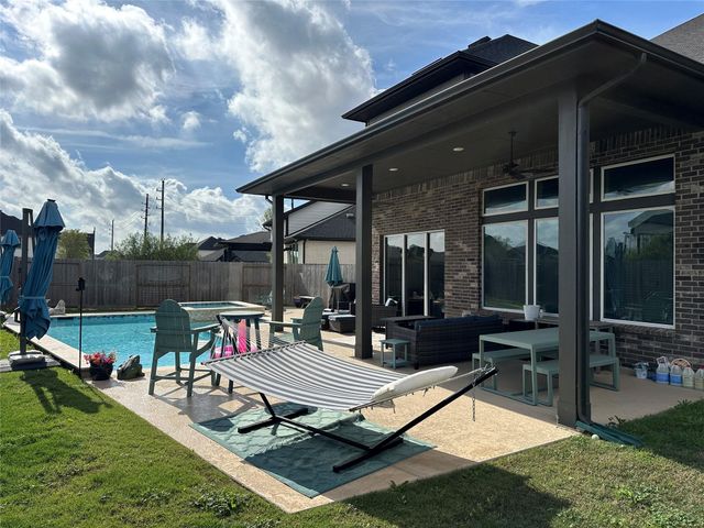 32006 Crested Knoll Court, Fulshear, TX 77441