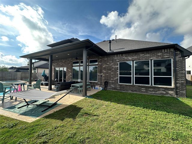 32006 Crested Knoll Court, Fulshear, TX 77441