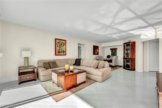 2777 Paradise Road 2304, Las Vegas, NV 89109