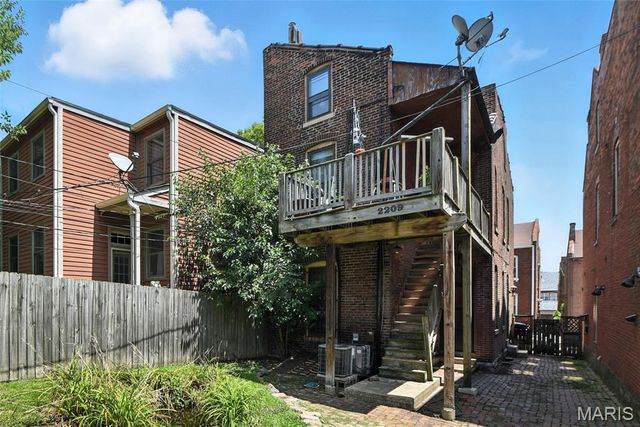 2209 Menard Street, St Louis, MO 63104