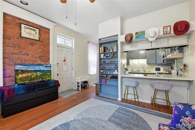2209 Menard Street, St Louis, MO 63104